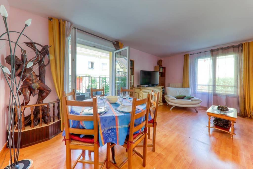 סאריס Amilly Park 6 Personnes 2 Chambres Pk Prive En Sous Sol מראה חיצוני תמונה